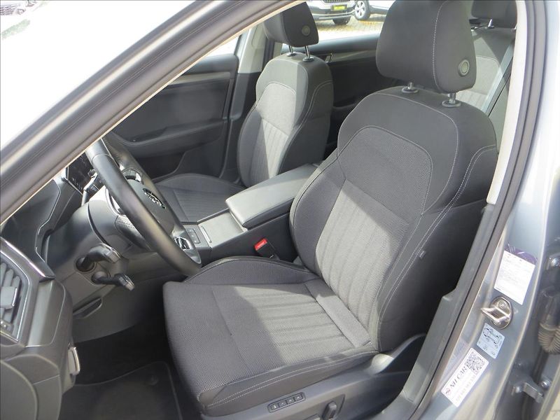 Škoda Superb 1,5 TSI 110kW Style - fotka 14 z 27