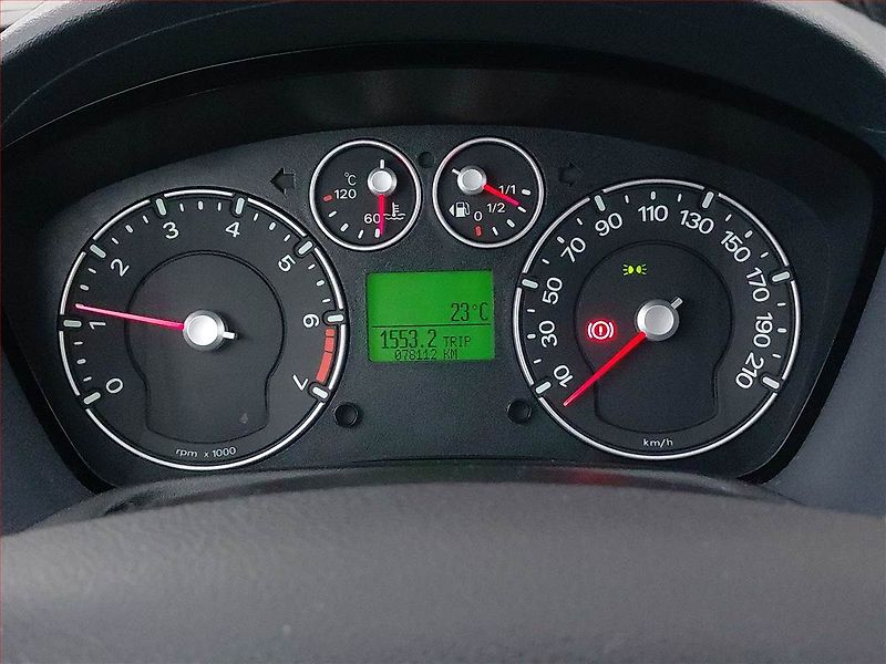 Ford Fiesta (2008) 1.3 i, nová STK, oblíbený vůz - fotka 11 z 14