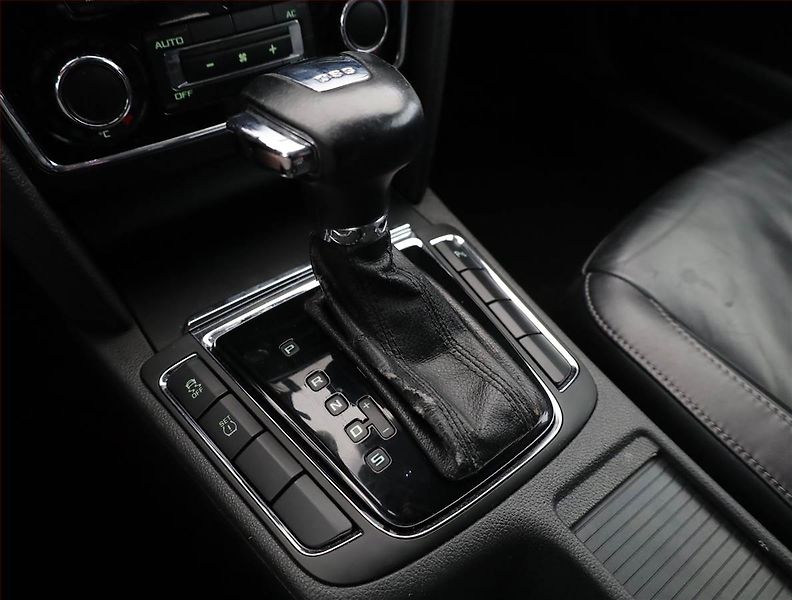 Škoda Superb (2011) 2.0 TDI, Automat, Serv.kniha - fotka 12 z 17
