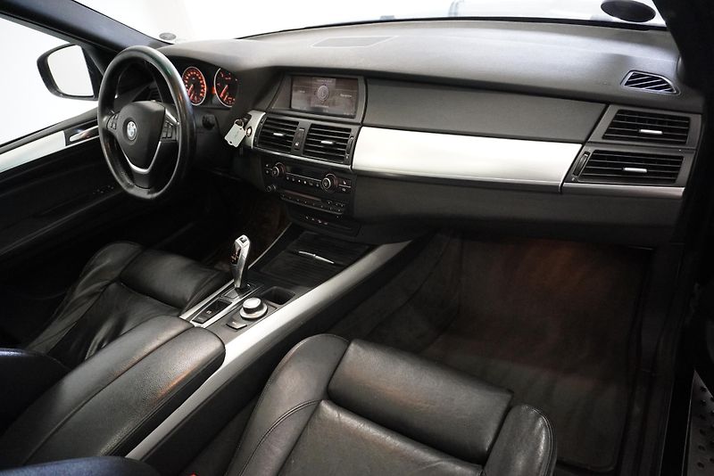 BMW X5 3,0 XDRIVE35D AUT. - fotka 29 z 34