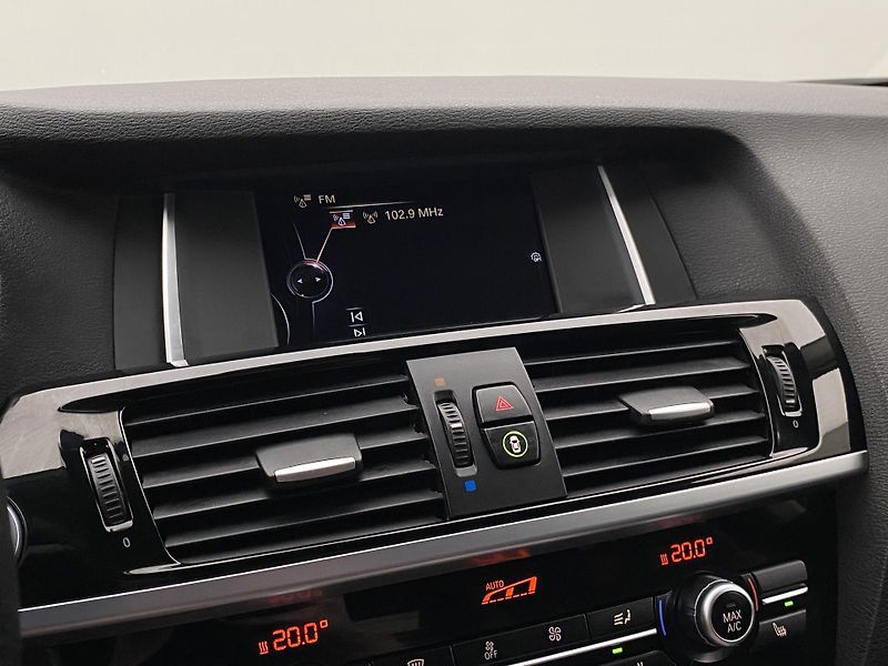 BMW X3 XDRIVE 20d AUT  - fotka 38 z 56