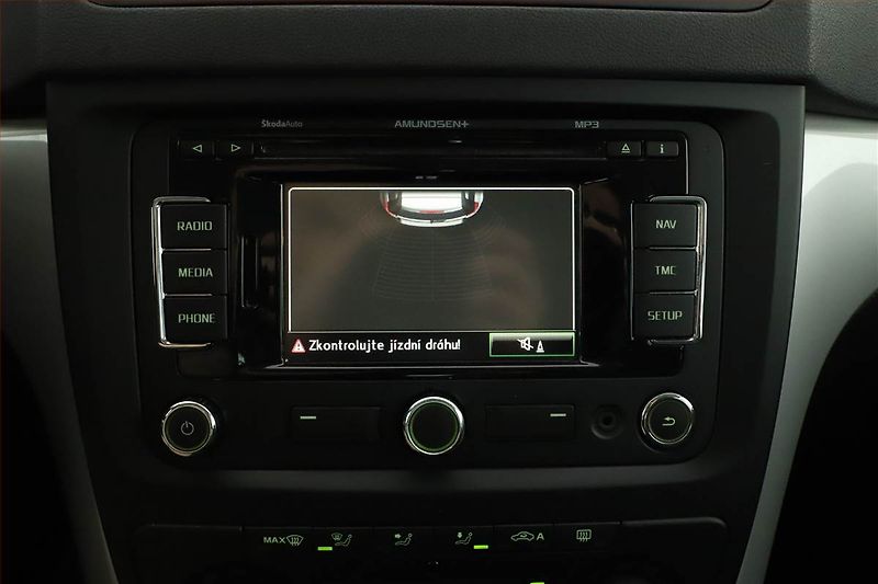 Škoda Yeti (2012) 1.6 TDI, Navi, Tempomat - fotka 12 z 19
