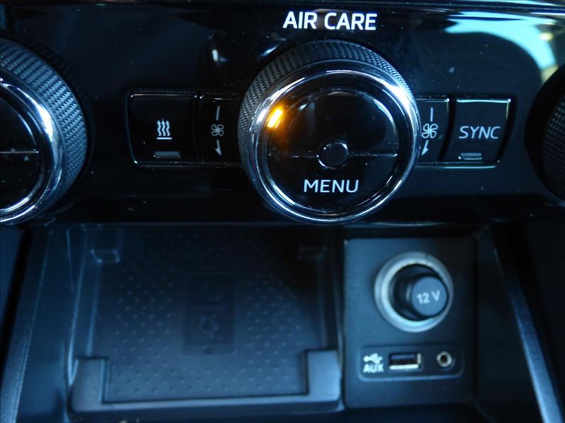Škoda Superb 2,0 TDI DSG,Bi-Xenon,model 201 - fotka 34 z 45