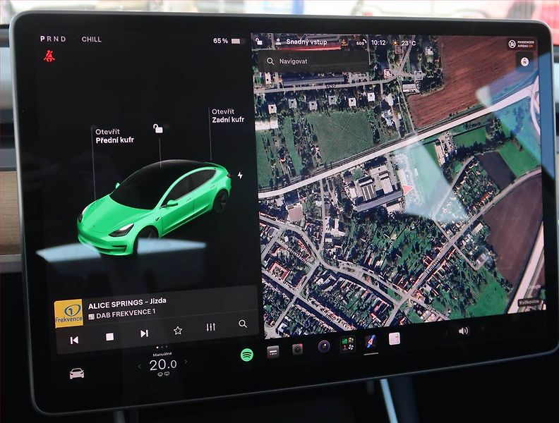 Tesla Model 3 (2019) Long Range 4WD 78kWh, SoH 75% - fotka 16 z 26