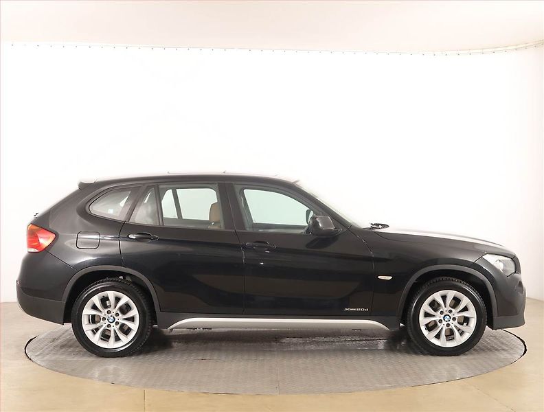 BMW X1 (2012) xDrive20d, 4X4, Pan. střecha - fotka 6 z 16