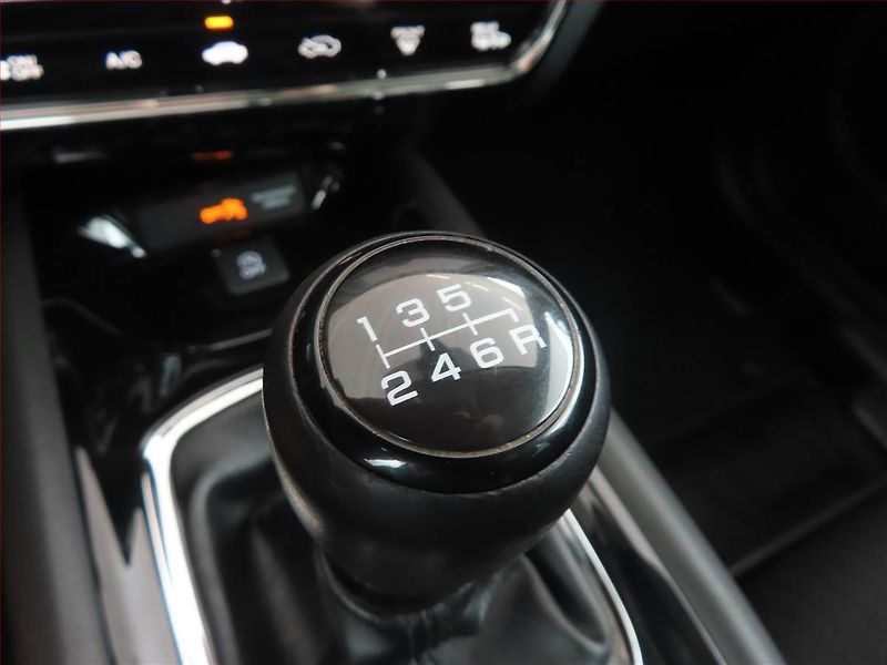 Honda HR-V (2018) 1.5 i-VTEC, Tempomat - fotka 13 z 15