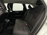 Volvo XC60 B4 AWD MOMENTUM AUT REZERVACE - náhled 6
