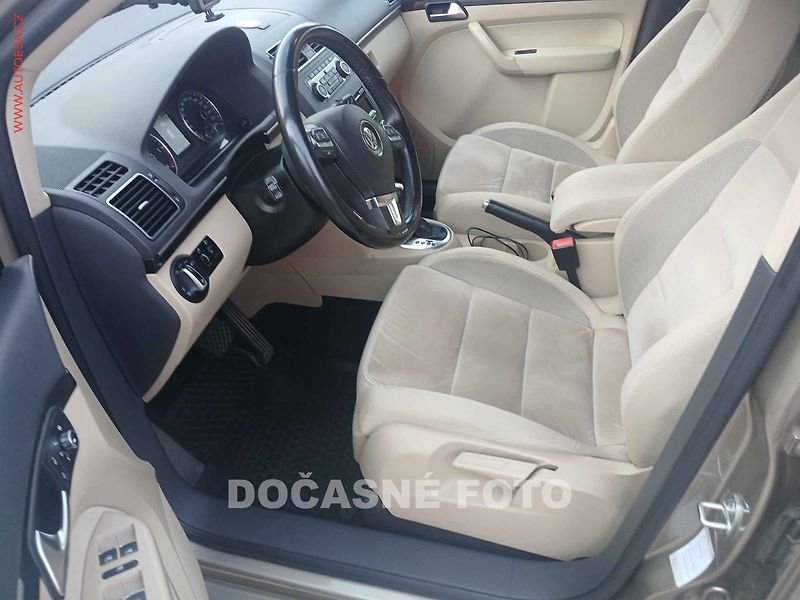 Volkswagen Touran (2012) 2.0TDi - fotka 3 z 3