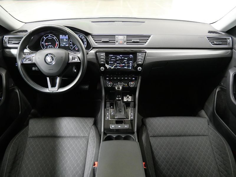 Škoda Superb - fotka 5 z 28