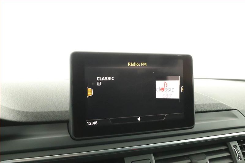 Audi A4 (2017) 2.0 TDI, Automat, Tempomat - fotka 11 z 15