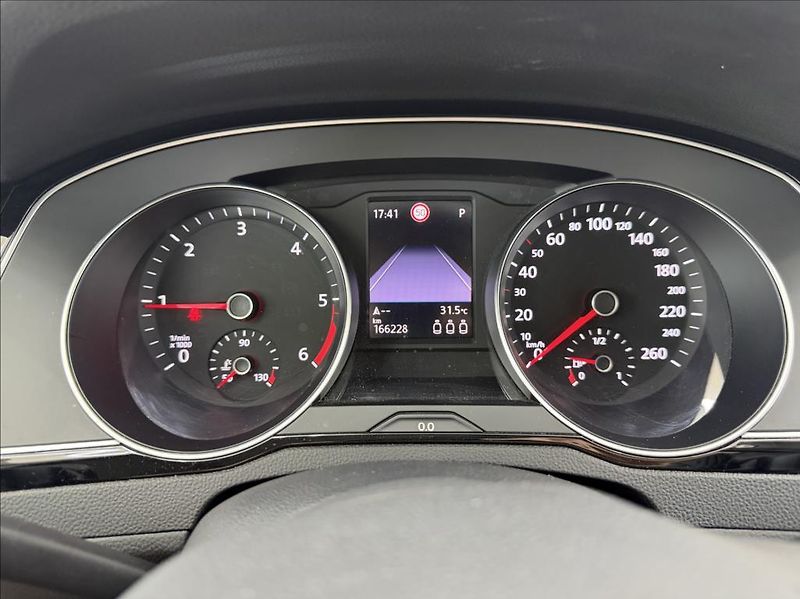 Volkswagen Passat 2,0 TDI, LED, DSG, MirrorLink - fotka 18 z 33