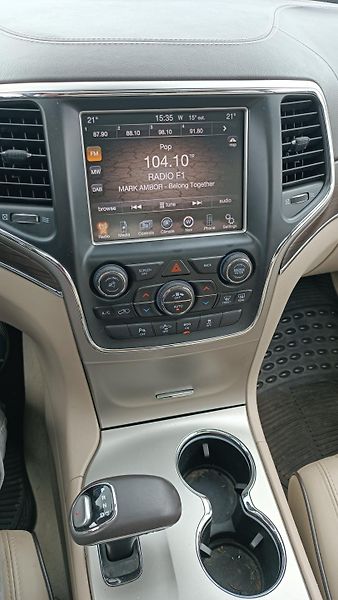 Jeep Grand Cherokee 3,0d Overland Nové v ČR - fotka 16 z 52