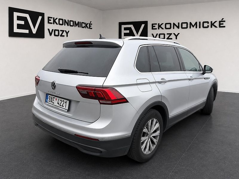 Volkswagen Tiguan (2022) 2.0 TDI,LIFE,ČR,1 MAJITEL - fotka 4 z 10