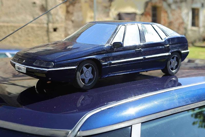 Jarní koulení - sraz automobilů a příznivců značky Citroën na zámku ve Svojšíně na Tachovsku.