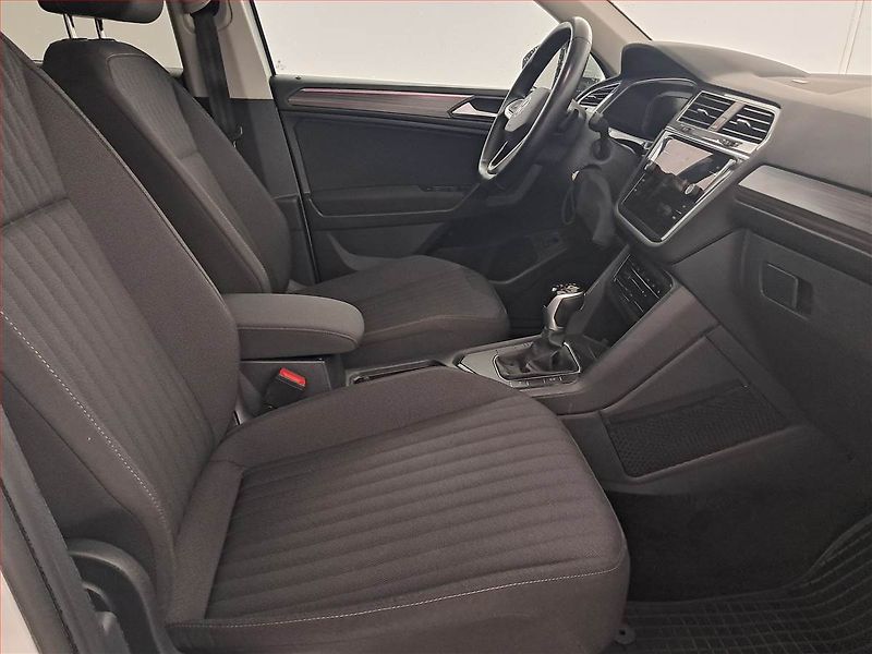 Volkswagen Tiguan Allspace (2023) Life 2.0 TDI - fotka 9 z 19