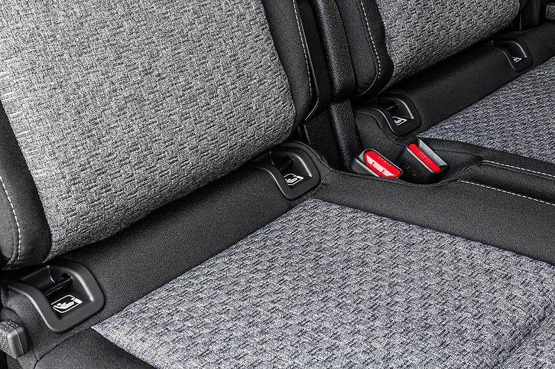Citroën SpaceTourer 2,2 FEEL XL 180k+KLIMA+KAMERA - fotka 11 z 13