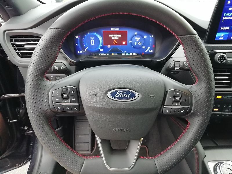 Ford Kuga ST-Line X 2.5 Duratec Hybrid P - fotka 8 z 20