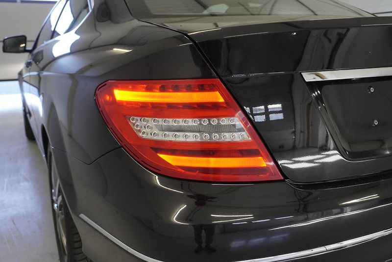 Mercedes-Benz Třídy C (2012) C350 3,5I V6 COUPE AMG-LINE  - fotka 10 z 31