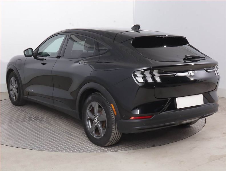 Ford Mustang Mach-E (2021) Standard Range RWD, SoH 94% - fotka 4 z 20