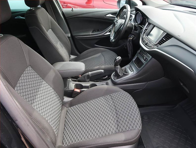 Opel Astra (2019) 1.6 CDTI, Tempomat - fotka 9 z 18