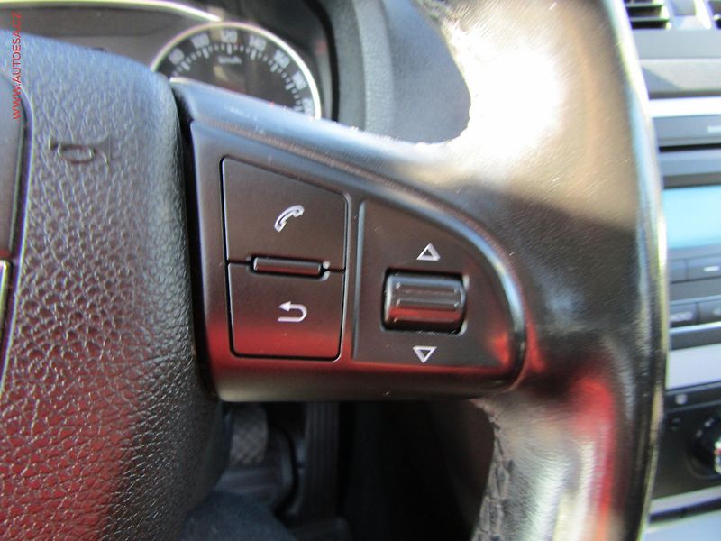 Škoda Octavia (2010) 1.2 TSi, autoAC - fotka 17 z 18
