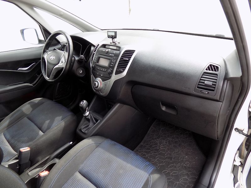 Hyundai ix20 (2017) 1.4 CRDi/1.Maj.ČR/Klima/ - fotka 15 z 30