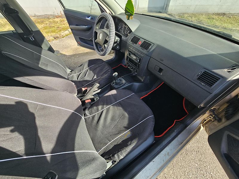 Škoda Fabia (2004) 1.2 HTP, KLIMATIZACE  - fotka 17 z 17
