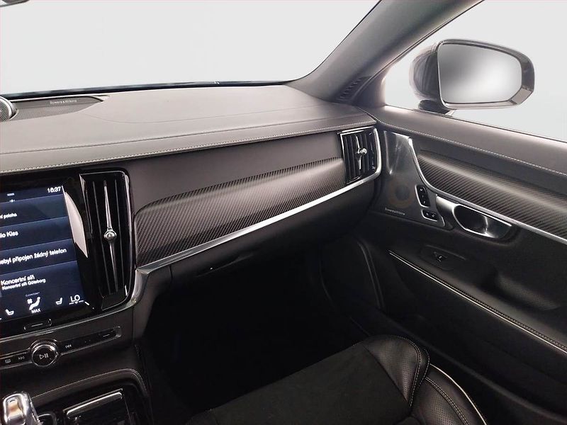 Volvo V90 (2019) T8 Twin Engine AWD - fotka 8 z 25