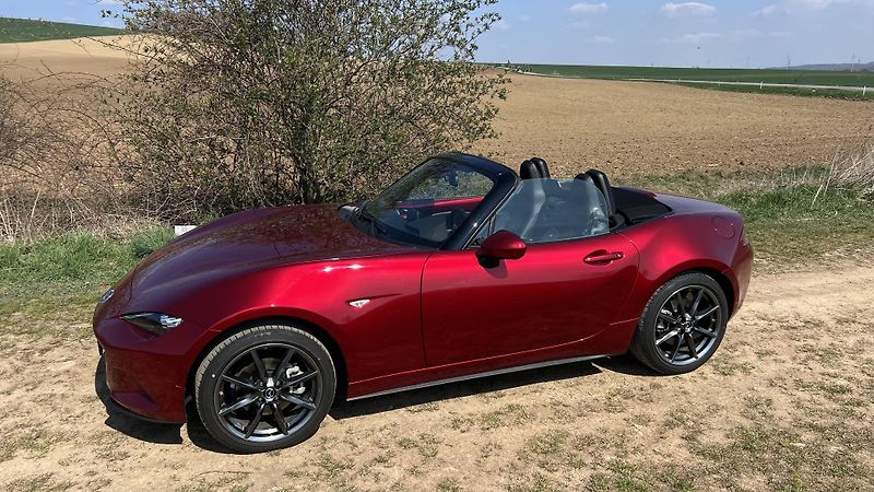 Mazda MX-5 (2019) - fotka 2 z 3
