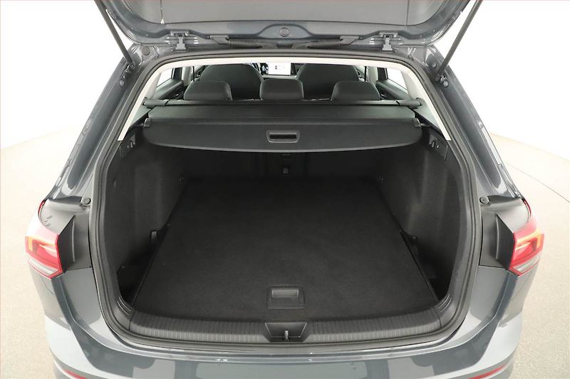 Volkswagen Golf (2021) Life 2.0 TDI, Serv.kniha, Navi - fotka 11 z 15