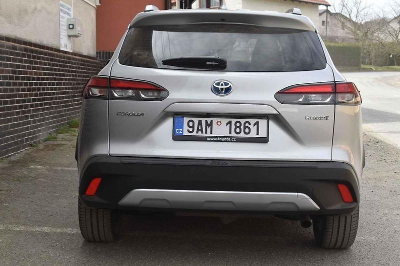 Corolla Cross může mít pohon všech kol