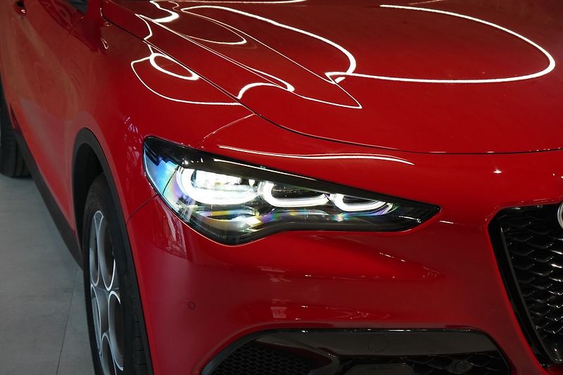 Alfa Romeo Stelvio 2.2 Diesel Q4 154kW (210k) - fotka 5 z 44