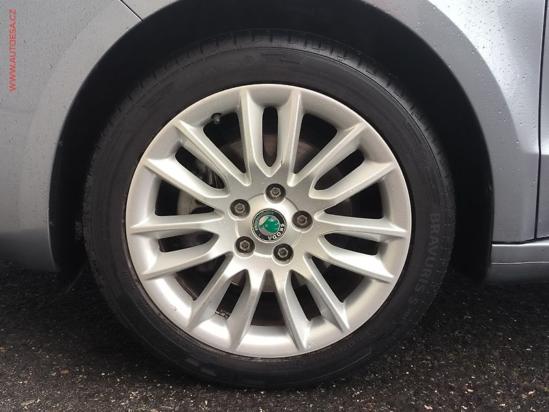 Škoda Superb (2010) 1.6 TDi, Comfort, TZ - fotka 17 z 18