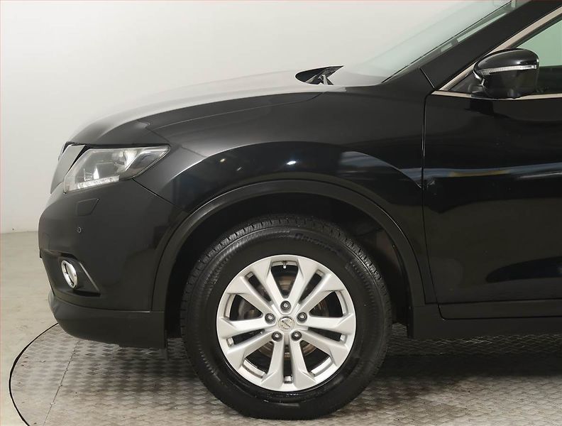 Nissan X-Trail (2016) 1.6 DIG-T, ČR,1.maj - fotka 15 z 20
