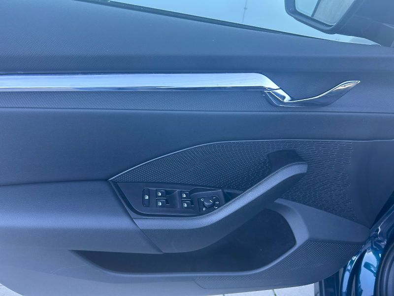 Škoda Octavia (2023) COMBI STYLE 1,5 TSI 110 kW - fotka 16 z 25