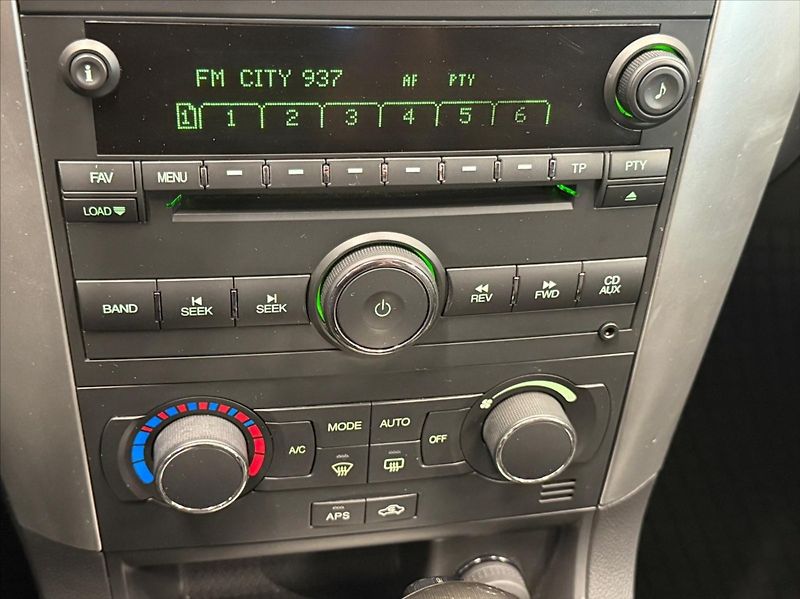 Chevrolet Captiva 2,0 D 4x4 automat, kůže - fotka 9 z 17