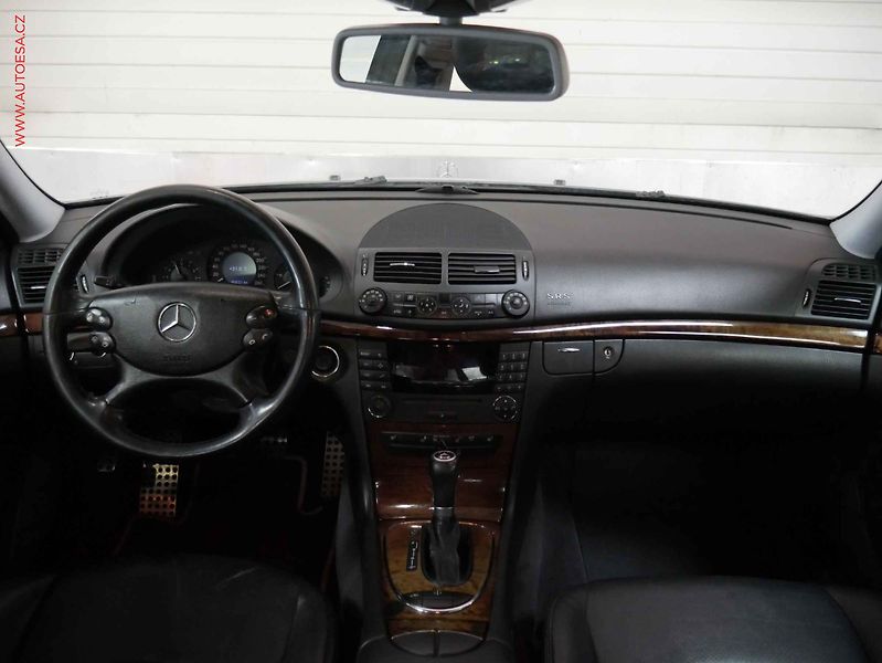 Mercedes-Benz Třídy E (2006) 3.0 Cdi 4Mat, AT, xenon, kůže - fotka 8 z 21