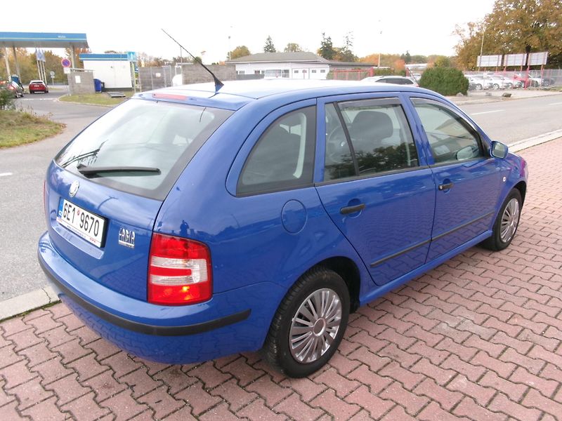 Škoda Fabia (2005) 1,4 16V KLIMA ROZVODY - fotka 4 z 21