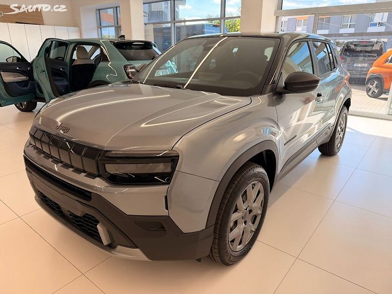 Jeep Avenger (2026) Altitude 1.2 Turbo e-Hybrid 11 - fotka 3 z 16