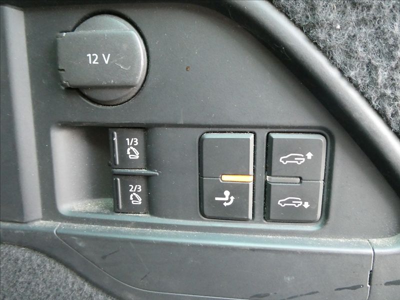 Volkswagen Touareg 3,0 TDi V6 180kW,2xkola,závěs - fotka 17 z 50