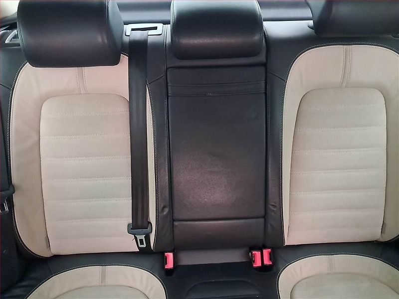 Volkswagen Passat CC (2010) Comfortline 2.0 TDI, Xenony - fotka 10 z 17