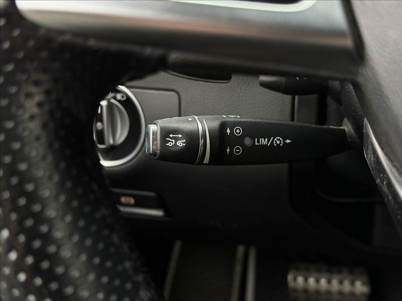 Mercedes-Benz GLE 3,0 AMG 4X4 LED DPH PANO TAŽNÉ - fotka 11 z 46