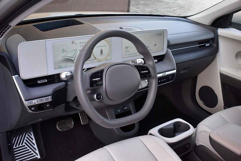 Škoda Enyaq iV a Hyundai Ioniq 5 při testu