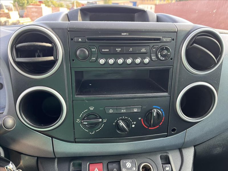 Citroën Berlingo 1,6 i LPG 5.MÍST KLIMA TAŽNÉ - fotka 16 z 38