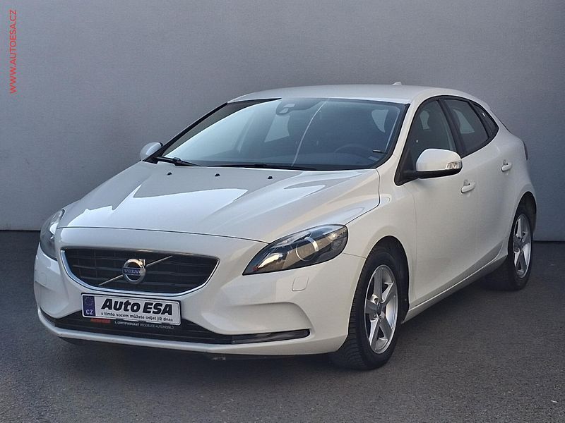 Volvo V40 (2013) 1.6 T2, Navi, bixen - fotka 3 z 15
