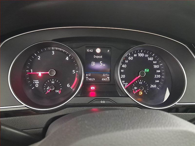 Volkswagen Passat (2020) 2.0 TDI, Automat, Serv.kniha - fotka 11 z 22