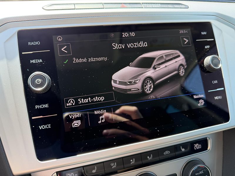 Volkswagen Passat 2.0 TDI VIRUTAL MASÁŽ SERVISKA - fotka 29 z 46