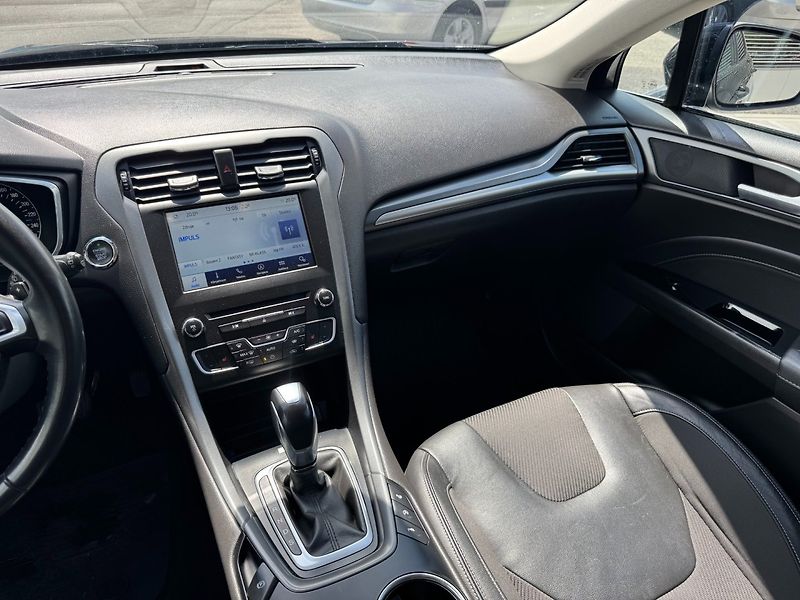 Ford Mondeo (2018) Titanium 2.0 TDCi 110kW - fotka 17 z 35