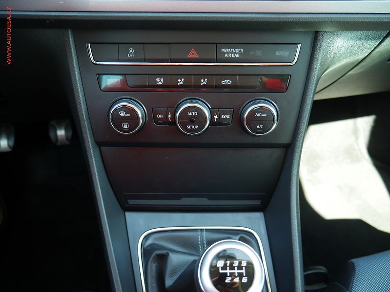 Seat Leon (2015) 1.4 TSi, LED, AC, temp. - fotka 16 z 20