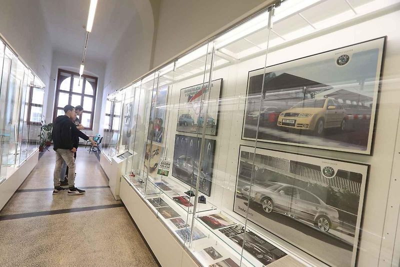 Autoplakáty v Jihočeském muzeu v Českých Budějovicích